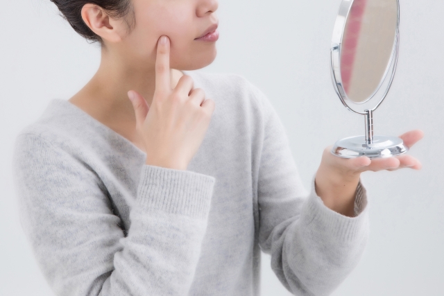 肌のハリを保つために必要な成分とは？